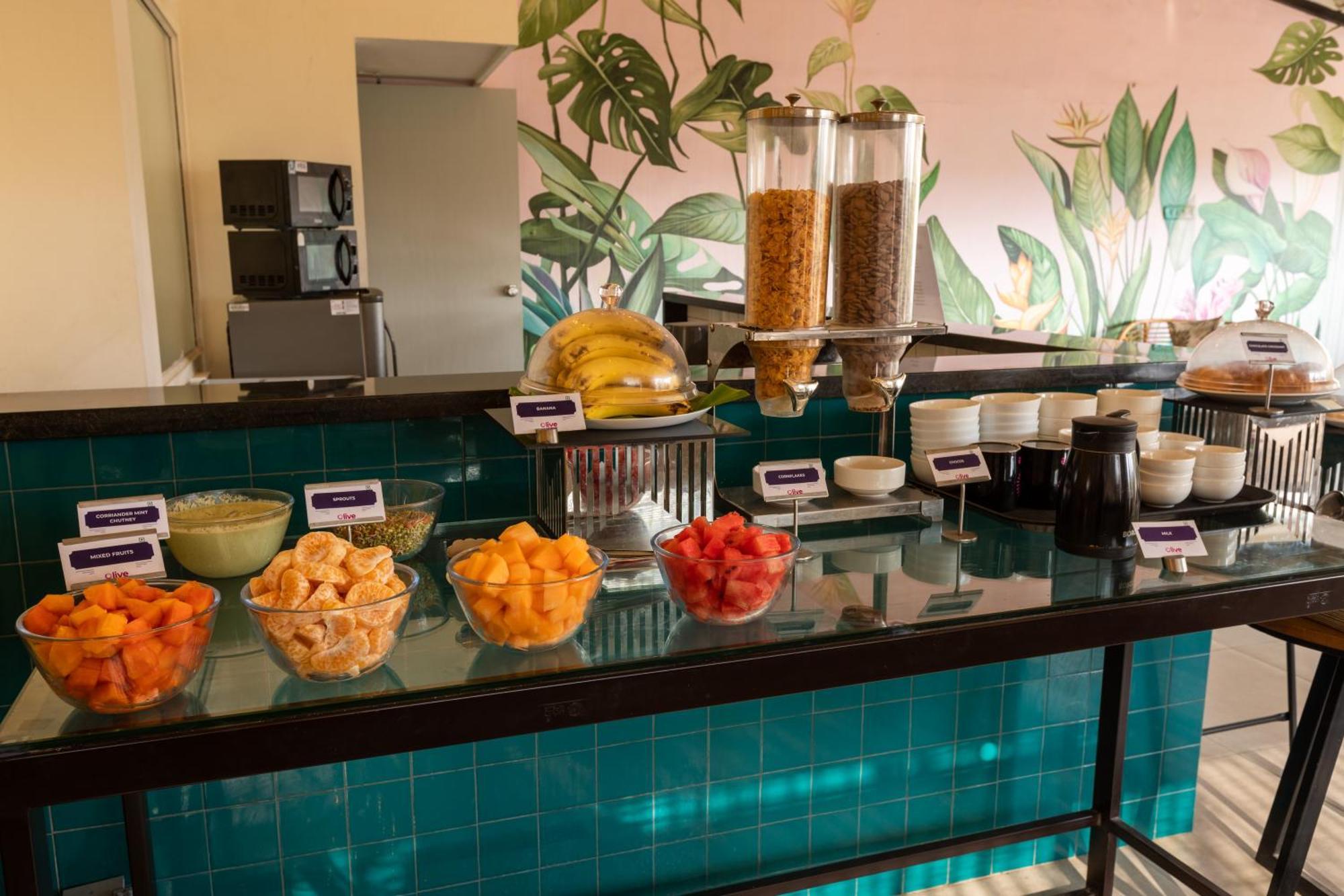 Olive Hotel Indiranagar 100Ft Road By Embassy Group Bangalore Bagian luar foto