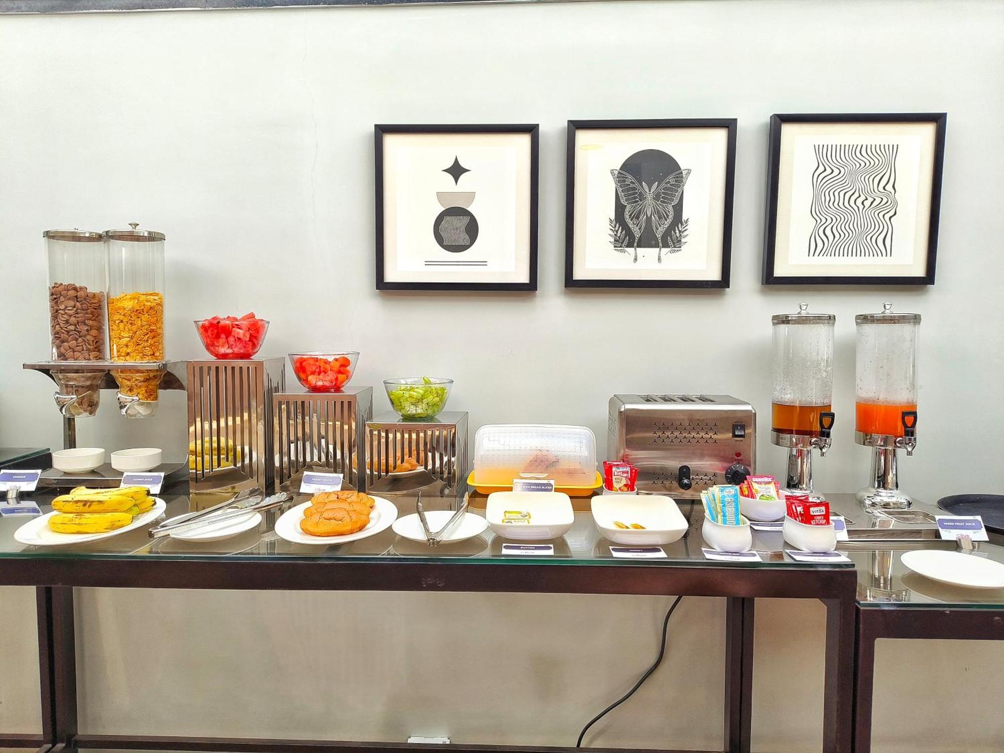 Olive Hotel Indiranagar 100Ft Road By Embassy Group Bangalore Bagian luar foto